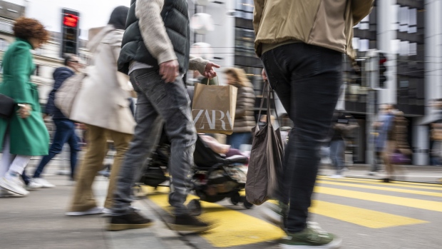 Shoppers in central Zurich. Photographer: Pascal Mora/Bloomberg