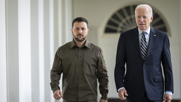 Volodymyr Zelenskiy and Joe Biden walk to the Oval Office in Washington, DC on Sept. 21.