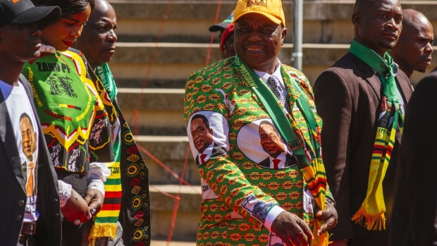 Zimbabwean Vice President Constantino Chiwenga (center).