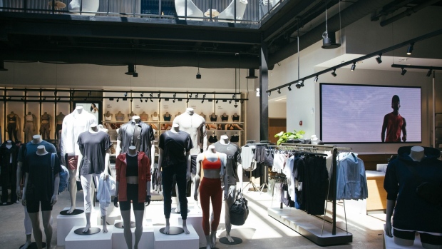 Lululemon, Once Chided for Body-Shaming, to Offer Larger Sizes