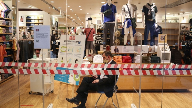 Uniqlo Fashion Chain Joins Exodus From Russia in Reversal - BNN Bloomberg