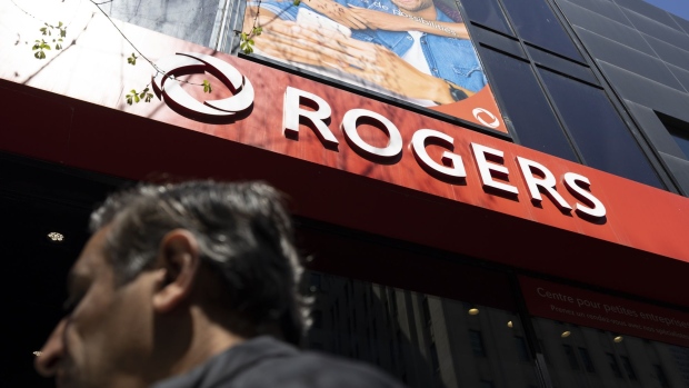 Rogers asks bondholders to change terms as Shaw deal delayed