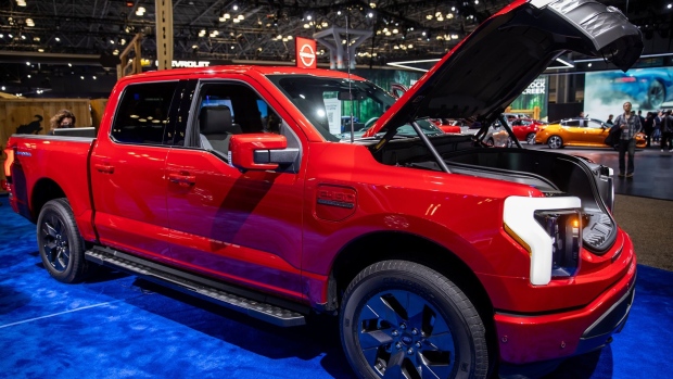 Ford Climbs on Surging Demand for F-150 Lightning Pickup, Other EVs - BNN  Bloomberg