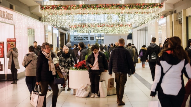 Over half of Canadians plan to spend less on Christmas plans: Survey