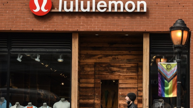 Lululemon slumps as outlook falls short of Wall Street estimate