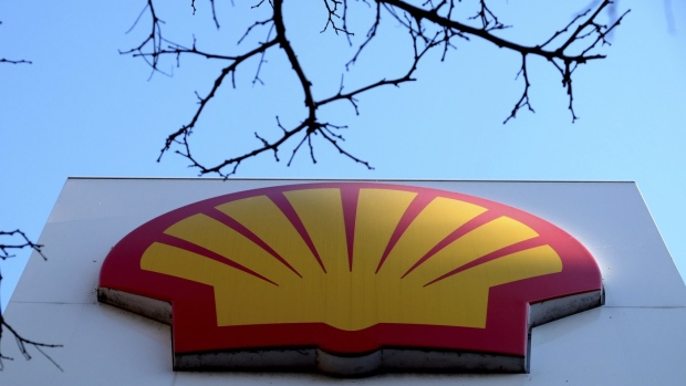 Shell maintains pace of buybacks as profit beats estimates