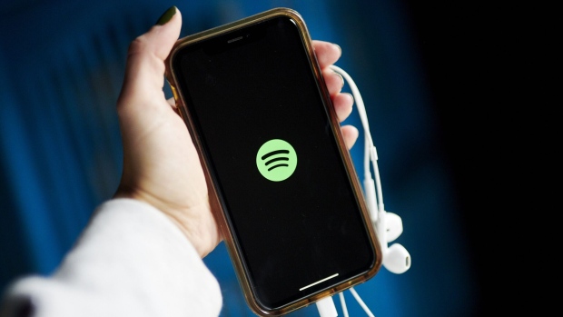 Apple Defies EU Over Antitrust Charges in Spotify Probe - BNN