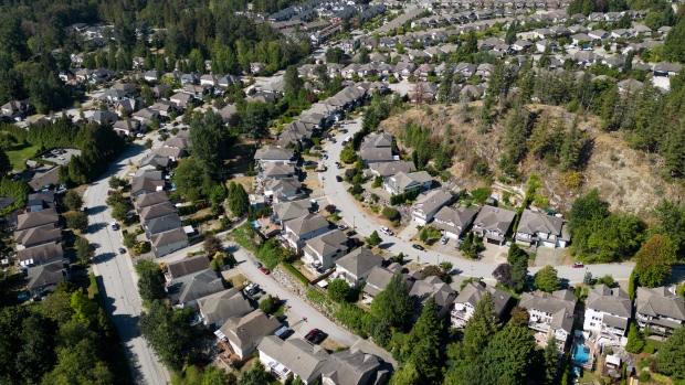 Canada shelves proposal to eliminate mortgage bond program