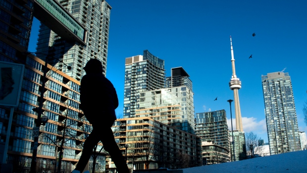 Luxury rent in Toronto falls 4.8% in Q4: report