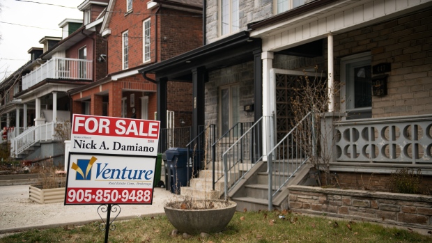 Canada should boost mortgages with longer terms, Desjardins says