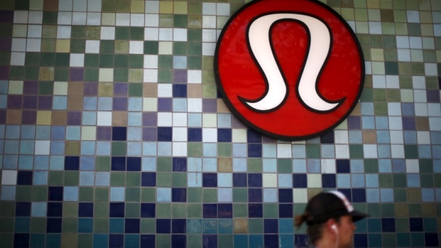 Lululemon loses more than 20% of value on sales drop warning - BNN Bloomberg