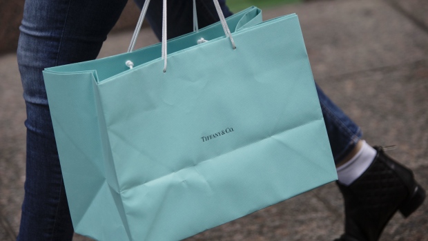 Louis Vuitton Handbags Can Conquer a Trade War - Bloomberg