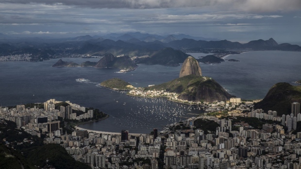 Top Brazil Hedge Funds Pull Back Ahead of Election, Fed Hike - BNN Bloomberg