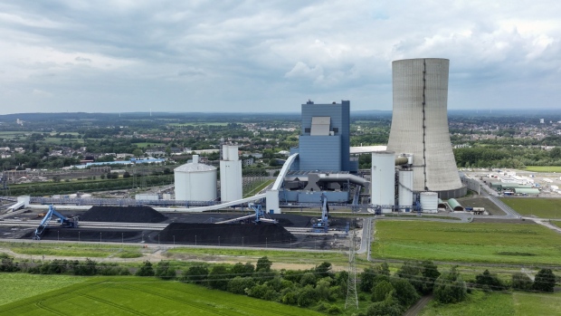 the-datteln-4-coal-fired-power-plant-operated-by-uniper-se-in-datteln-germany-on-saturday-may-21-2022-s-p-global-ratings-last-week-downgraded-uniper-to-the-lowest-investment-grade-level-a-move-that-could-prompt-lenders-to-restrict-access-to-credit-and-peers-to-demand-more-collateral-to-back-trades.jpg