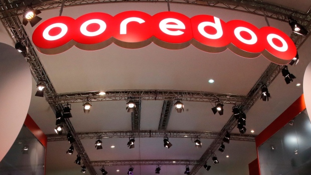 A 5G-enabled self-driving aerial taxi vehicle is displayed on the Ooredoo Q.S.C. stand on the opening day of the MWC Barcelona in Barcelona, Spain, on Monday, Feb. 25, 2019. At the wireless industrys biggest conference, over 100,000 people are set to see the latest innovations in smartphones, artificial intelligence devices and autonomous drones exhibited by more than 2,400 companies. Photographer: Bloomberg/Bloomberg
