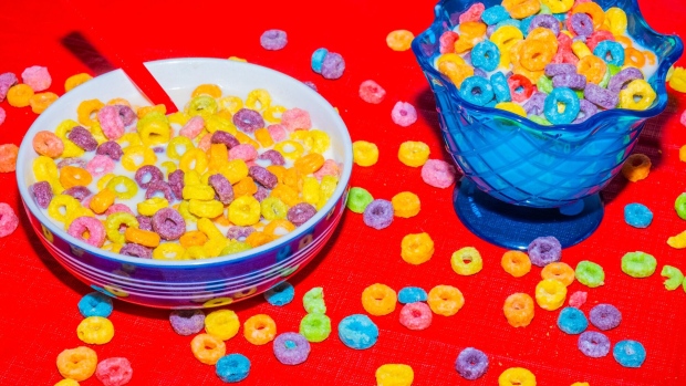 Canadian Froot Loops, left, have a duller color palette than the American version.  Photographer: Lucia Buricelli/Bloomberg