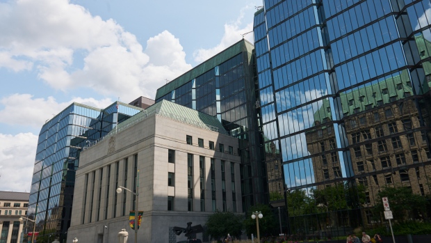 L’ancien gouverneur de la Banque du Canada s’attend à ce que les taux d’intérêt atteignent environ 3 % d’ici 2026.