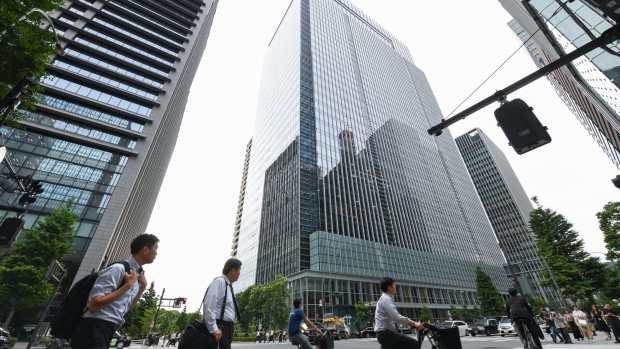 <p>The Otemachi One Tower building, center, which houses the Norinchukin Bank head office, in Tokyo.</p>