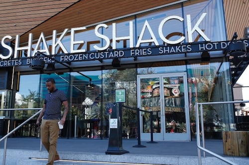 Shake Shack officially opens first Canadian location